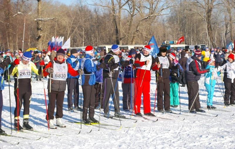 В Оренбурге прошли массовые старты общероссийского спортивного праздника "Лыжня России"